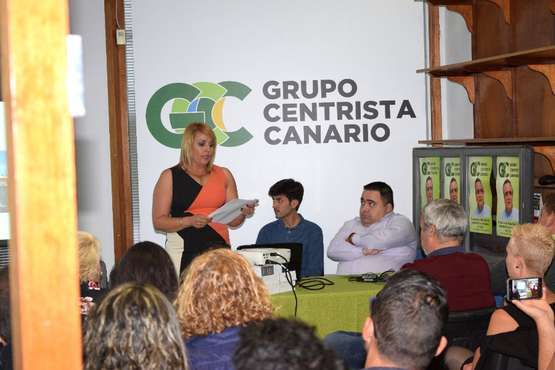 Charla sobre turismo, pymes y playas en la sede del GCC (Foto TA)